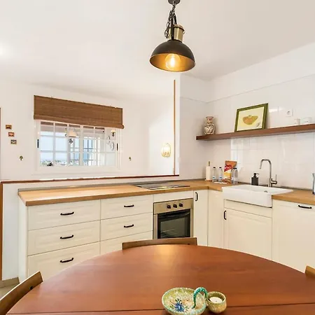 Quiet And Cozy With Ocean View Apartman