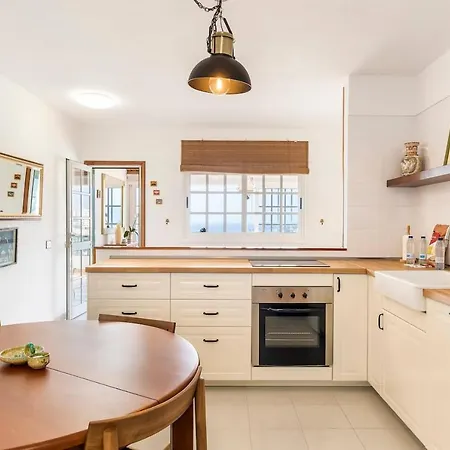 Quiet And Cozy With Ocean View Apartman